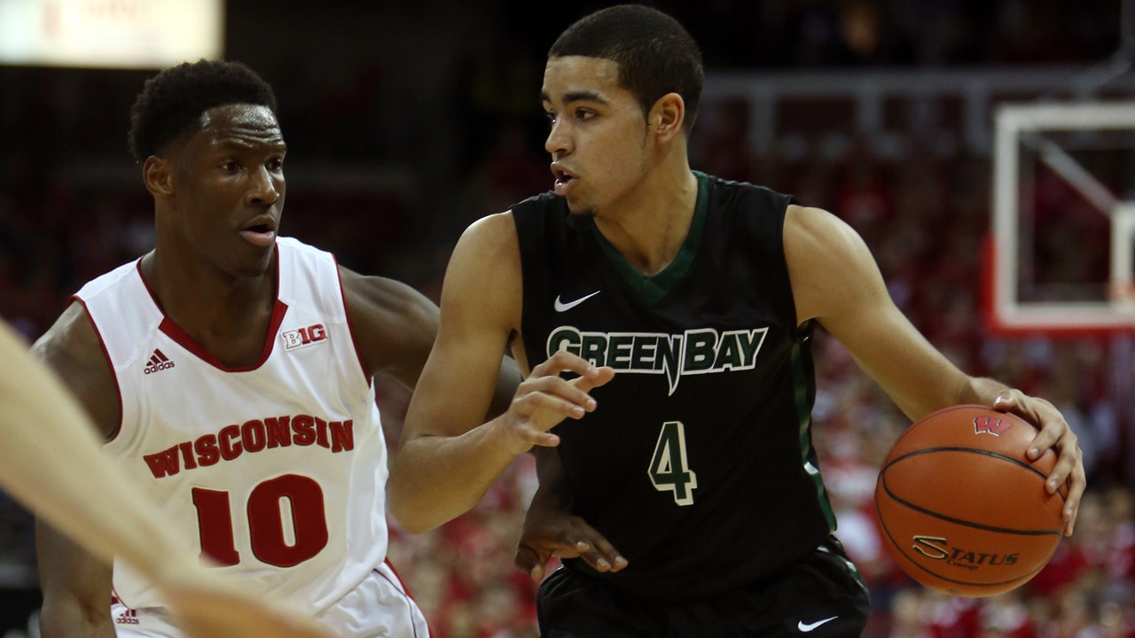 Hayes displays improvement, leads No. 3 Wisconsin past Green Bay